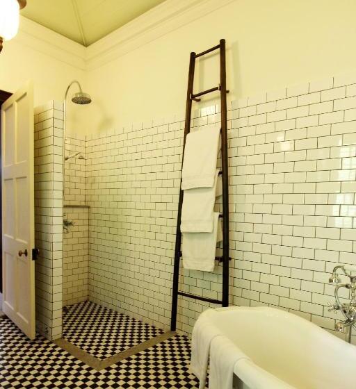 标准三人间, Cheong Fatt Tze The Blue Mansion