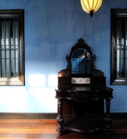 标准三人间, Cheong Fatt Tze The Blue Mansion