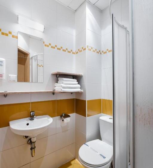 اتاق استاندارد یک نفره, Lechicka