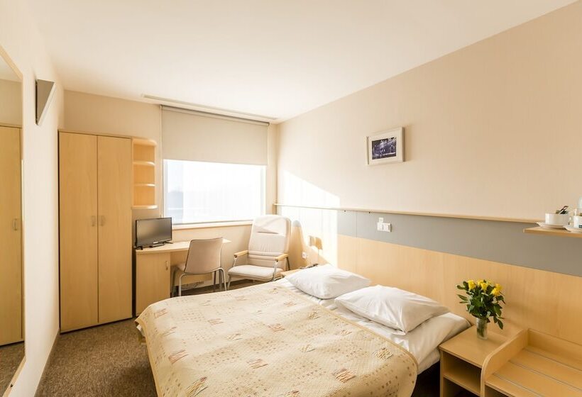 اتاق استاندارد یک نفره, Lechicka