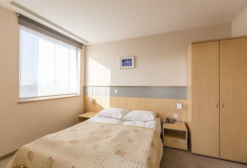 Номер Стандарт Трехместный, Lechicka