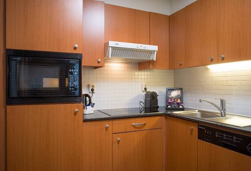 Appartement met 2 Slaapkamers en Balkon, Marriott Executive Apartments Brussels