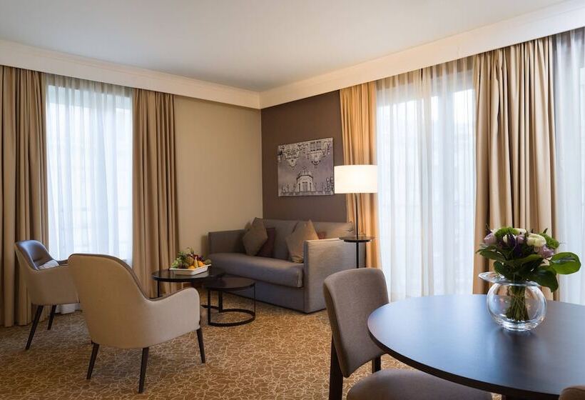 Appartement met 2 Slaapkamers en Balkon, Marriott Executive Apartments Brussels
