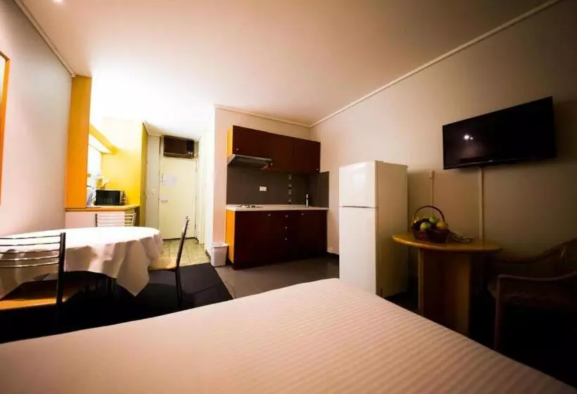 Perhehuoneisto, Sandown Regency Hotel & Apartments