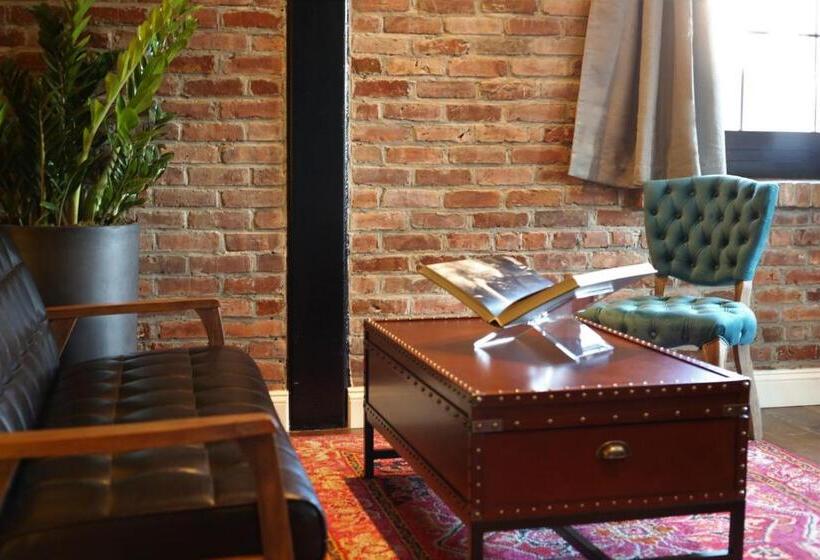 جناح جونيور, So