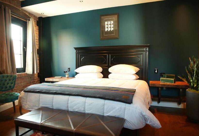 جناح جونيور, So