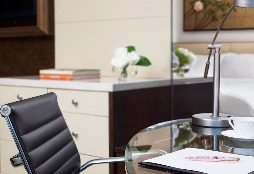 Superior Interior Room, The Langham Hong Kong