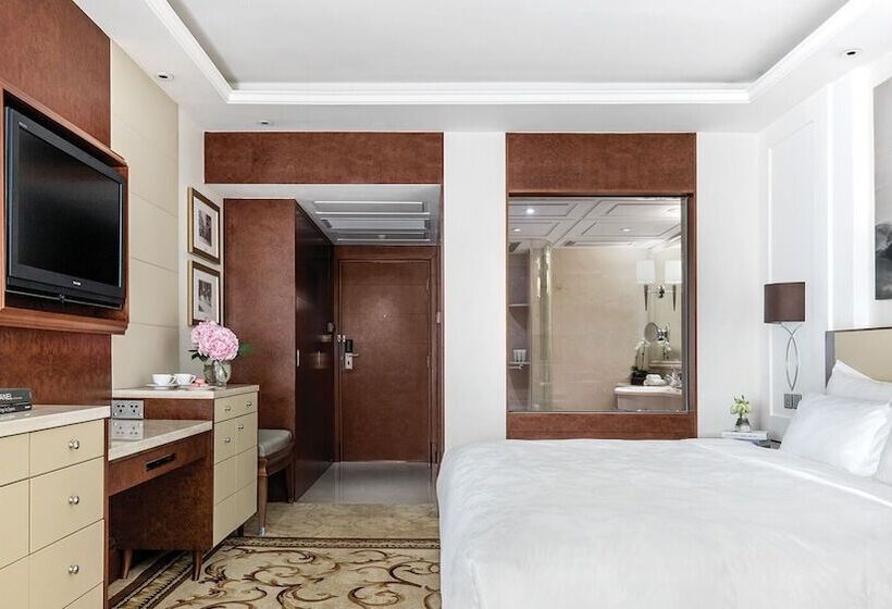 Superior Interior Room, The Langham Hong Kong