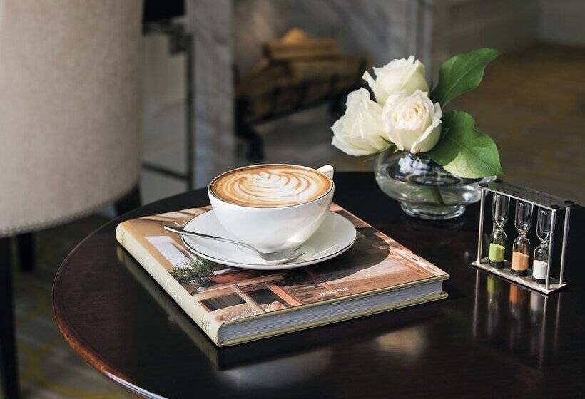 اتاق لوکس با چشم‌انداز شهر, The Langham Hong Kong