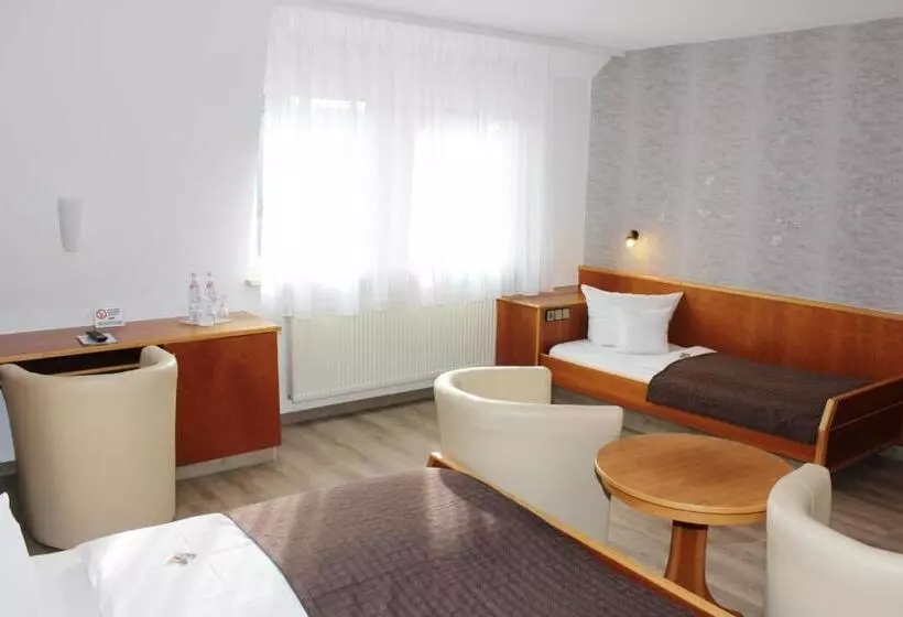 コンフォートトリプルルーム, Landhotel Zum Böhm