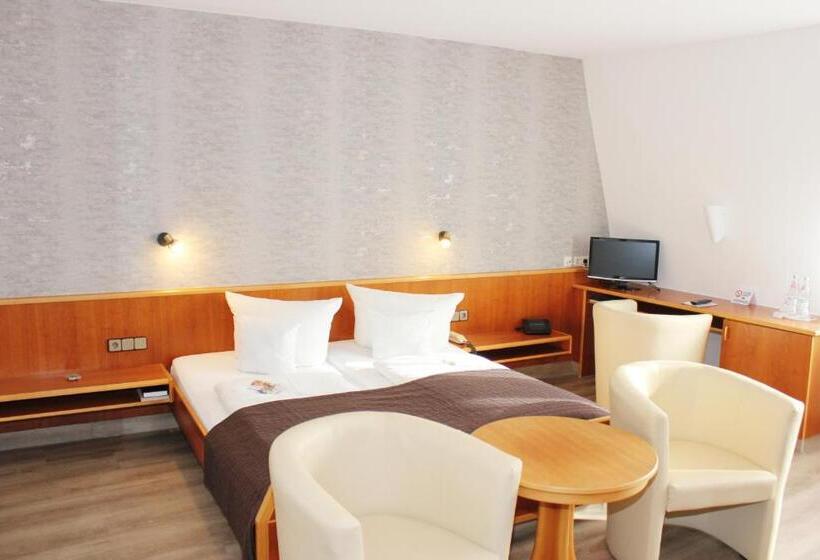 컴포트 트리플 룸, Landhotel Zum Böhm