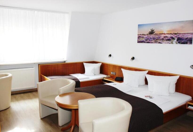 コンフォートトリプルルーム, Landhotel Zum Böhm