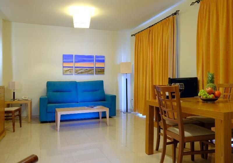 プール付３ベッドルーム　ビラ, Apartamentos Marina Turquesa