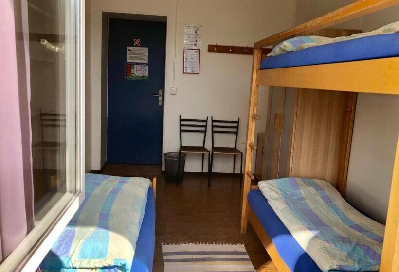 חדר סטנדרט לשלושה, Auberge Pour Tous