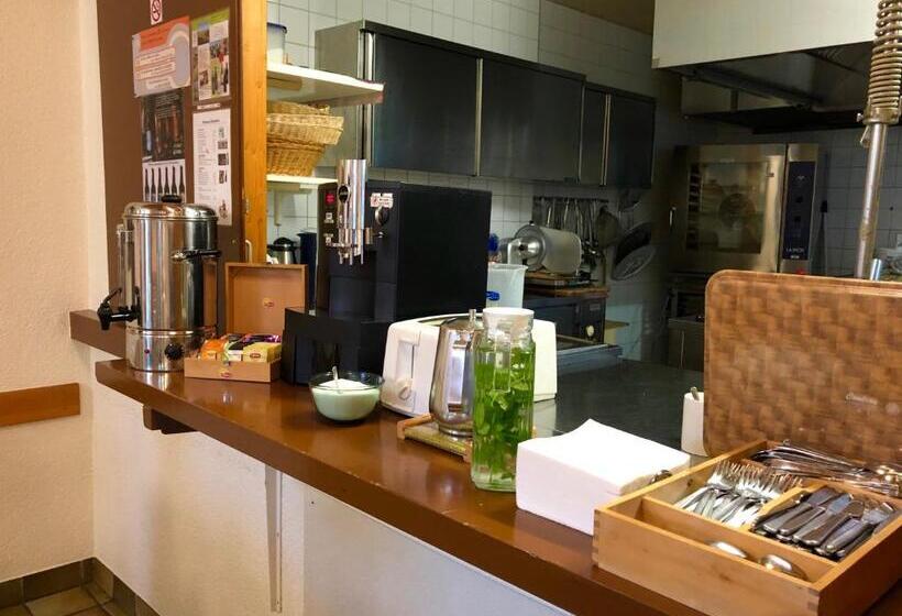 חדר סטנדרט לשלושה, Auberge Pour Tous