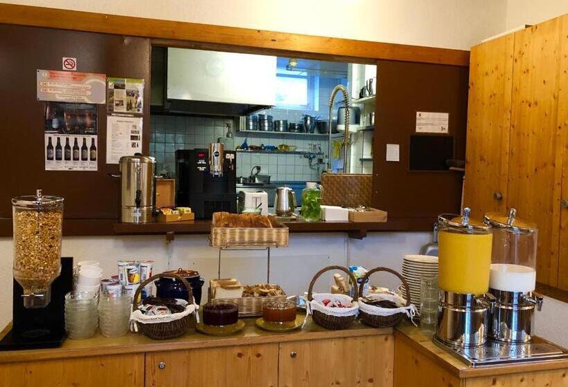 חדר סטנדרט לשלושה, Auberge Pour Tous