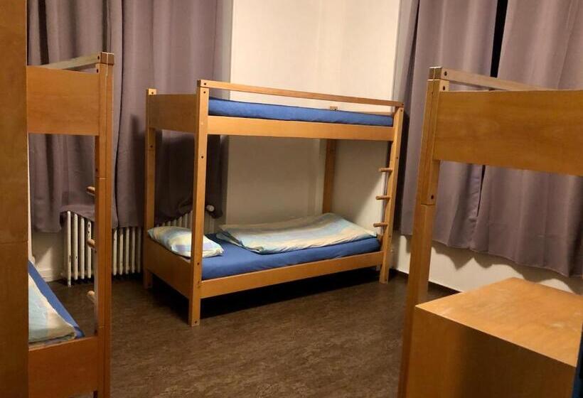 חדר סטנדרט לארבעה, Auberge Pour Tous