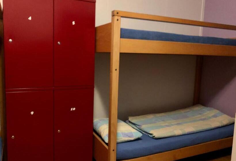 חדר סטנדרט לארבעה, Auberge Pour Tous