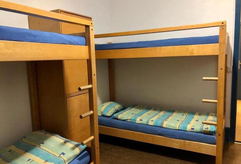 חדר סטנדרט לארבעה, Auberge Pour Tous