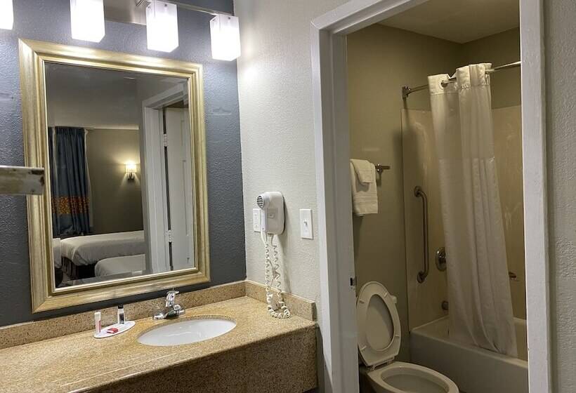 اتاق استاندارد با 2 تخت دوبل, Baymont By Wyndham Wilmington