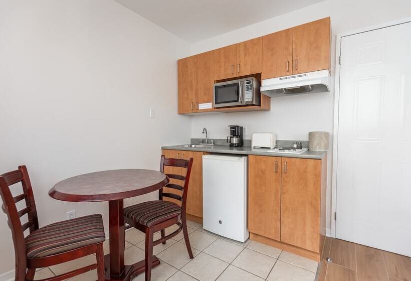 주니어 스위트, Les Suites Labelle