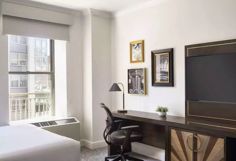 Standard-huone 2 Parivuodetta, Martinique New York On Broadway, Curio Collection by Hilton
