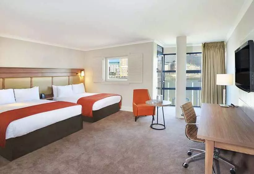 Deluxe-huone, Martinique New York On Broadway, Curio Collection by Hilton