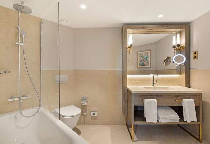 Standard-huone 2 Parivuodetta, Martinique New York On Broadway, Curio Collection by Hilton