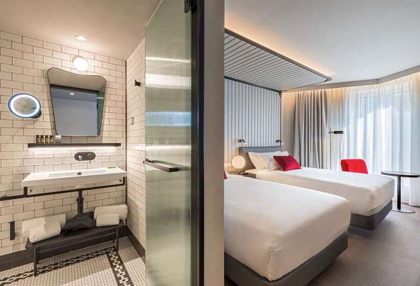 Standard-huone 2 Parivuodetta, Martinique New York On Broadway, Curio Collection by Hilton