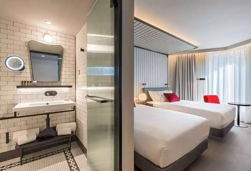 Standard-huone 2 Parivuodetta, Martinique New York On Broadway, Curio Collection by Hilton