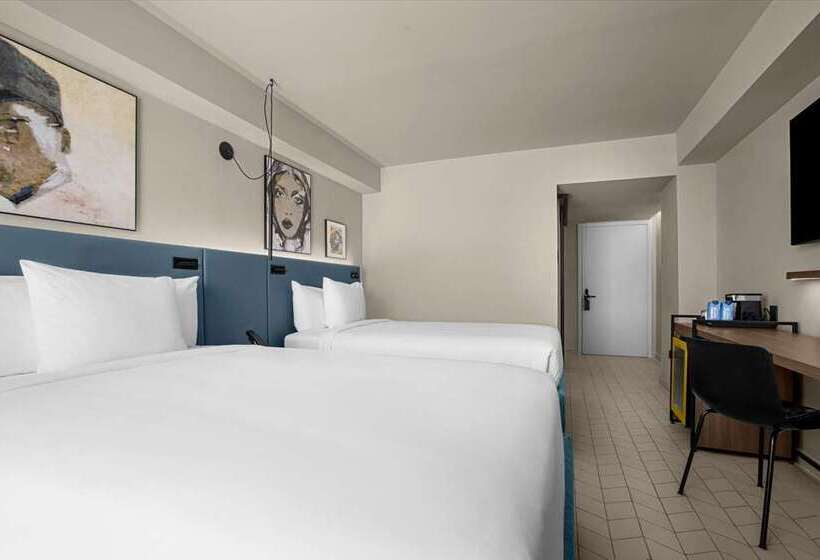 Deluxe-huone, Martinique New York On Broadway, Curio Collection by Hilton