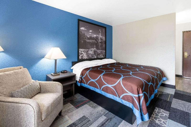 Standard-invahuone, Martinique New York On Broadway, Curio Collection by Hilton