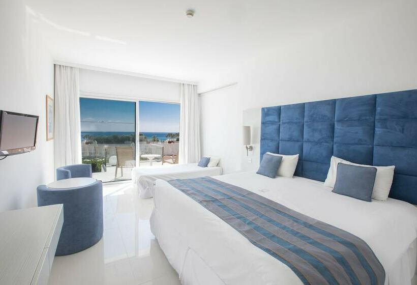 Номер Стандарт Боковой Вид на Море, Odessa Beach