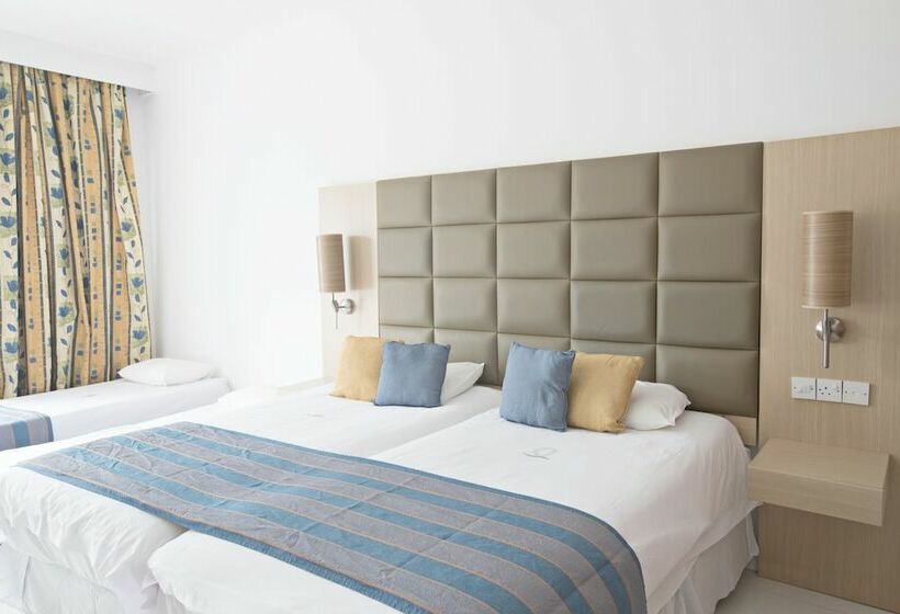 Семейный Номер, Odessa Beach