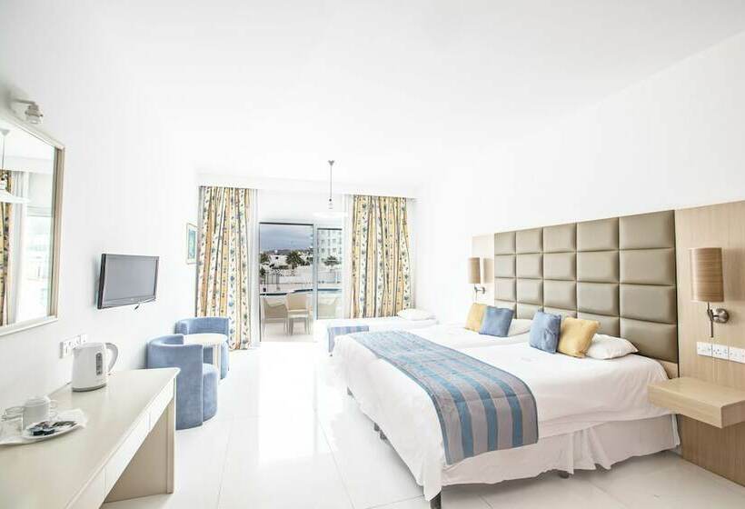 Семейный Номер, Odessa Beach