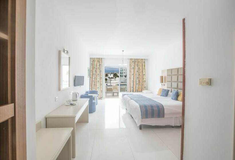 Семейный Номер, Odessa Beach