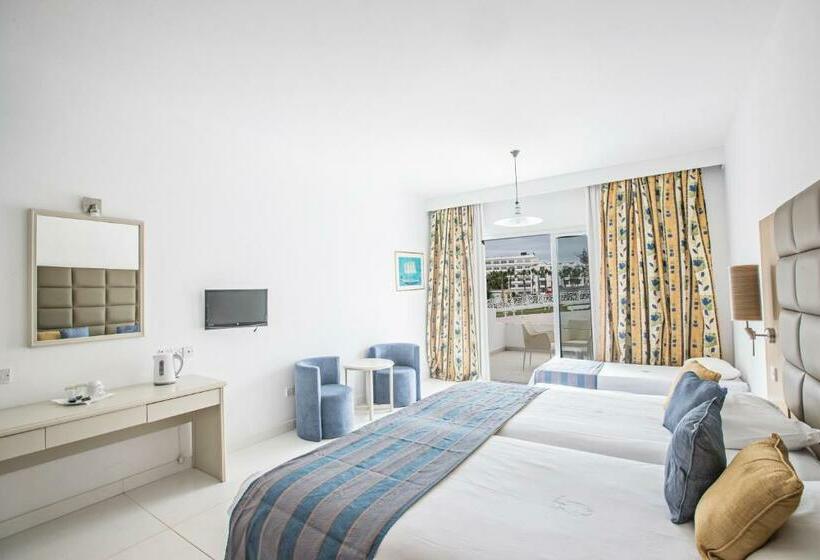 Семейный Номер, Odessa Beach