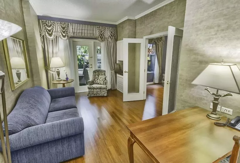 Suite Queen Bed, Palace Royal