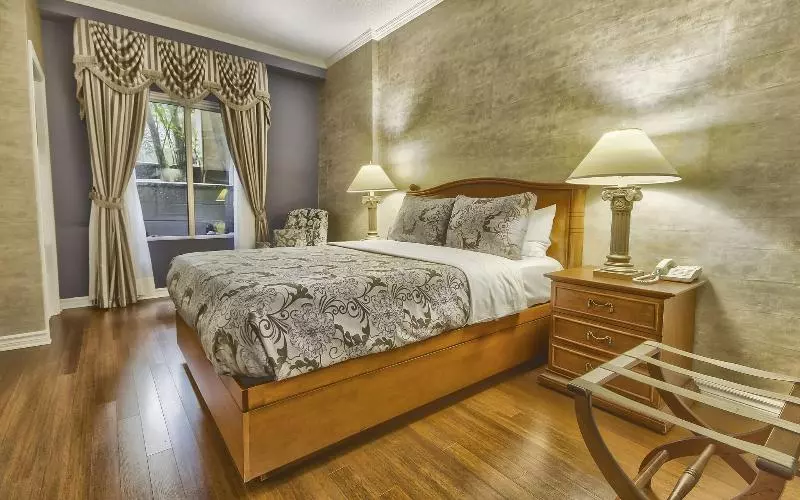 Suite Queen Bed, Palace Royal