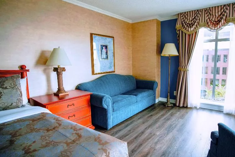اتاق استاندارد با تخت بزرگ, Palace Royal