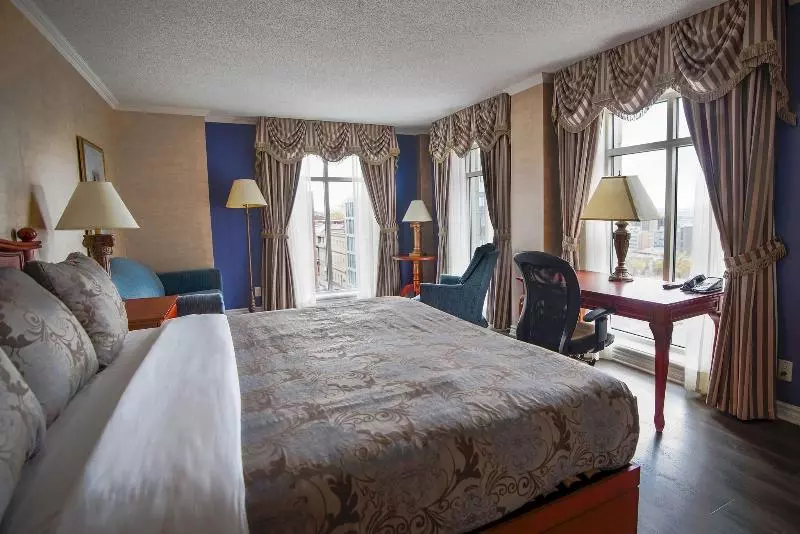 اتاق استاندارد با تخت بزرگ, Palace Royal