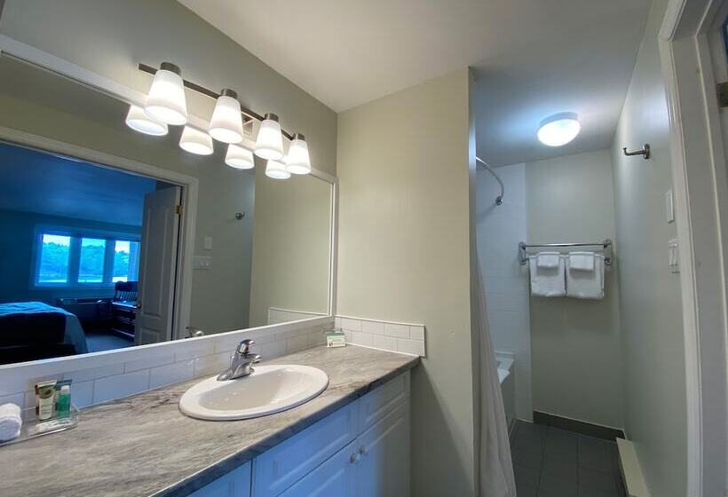 جناح, Rocky Crest Golf Resort