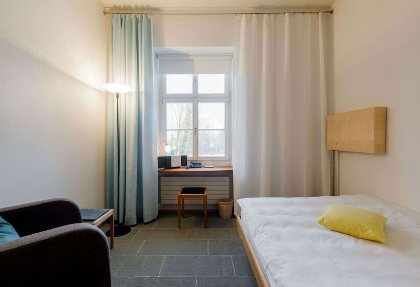 غرفة قياسية فردية, Schloss Wartegg