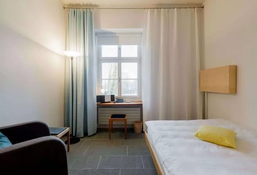 Standard Single Room, Schloss Wartegg