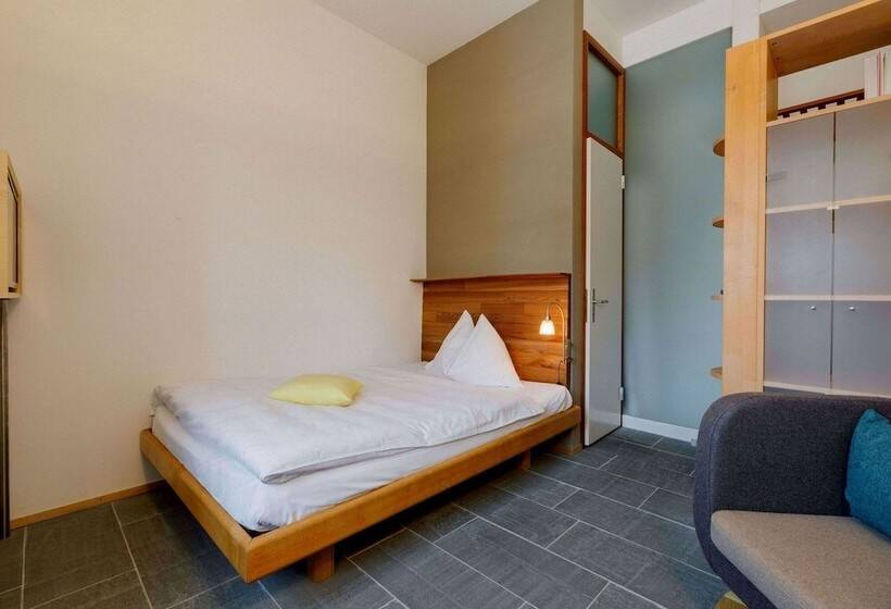 غرفة قياسية فردية, Schloss Wartegg