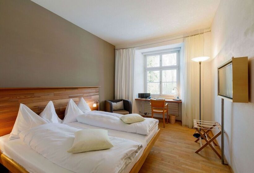 غرفة قياسية, Schloss Wartegg