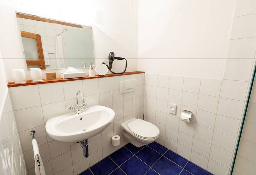 غرفة قياسية, Schloss Wartegg