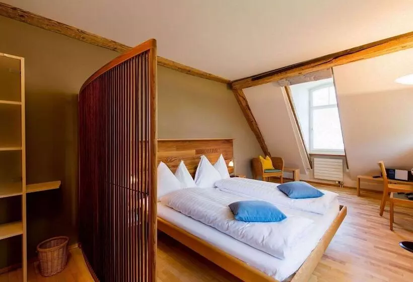Standard Room Lake View, Schloss Wartegg