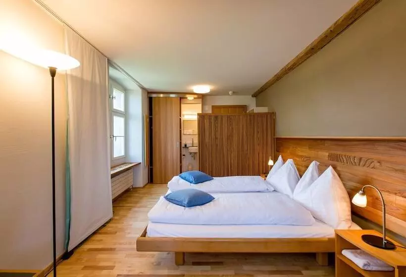 Standard Room Lake View, Schloss Wartegg