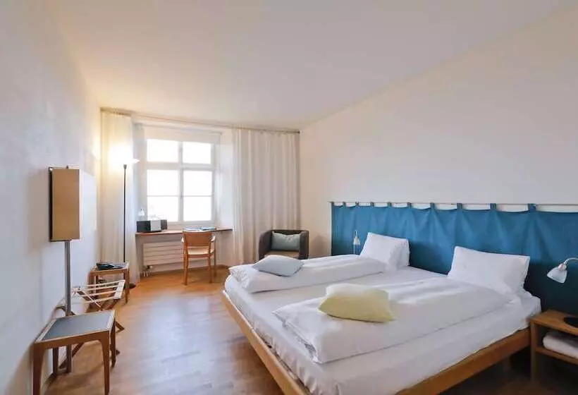Standard Room Lake View, Schloss Wartegg